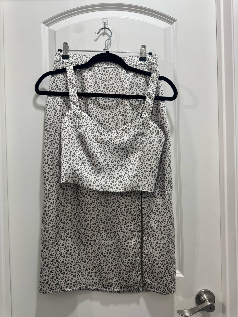 Abercrombie & Fitch White Leopard Print Set